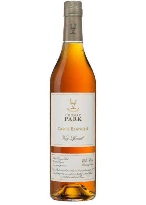 Butelka Cognac Park VS Carte Blanche 40% 0,7L – francuski koniak o dębowym, kwiatowym i owocowym aromacie, z delikatnym i gładkim smakiem, ciepłym i wyrazistym finiszem.