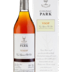 Butelka Cognac Park VSOP 40% 0,7L – francuski koniak o dębowym, karmelowym i orzechowym aromacie, z delikatnym, gładkim i pełnym smakiem oraz długim, słodkim i złożonym finiszem.