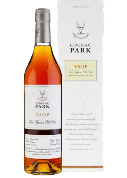 Butelka Cognac Park VSOP 40% 0,7L – francuski koniak o dębowym, karmelowym i orzechowym aromacie, z delikatnym, gładkim i pełnym smakiem oraz długim, słodkim i złożonym finiszem.