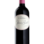 Butelka Château Joanin Becot ’19 0,75L – francuskie czerwone wino z Bordeaux o korzennym i owocowym charakterze, z nutami czarnych jagód i dębu.