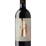 Butelka Feudi Salentini Rosso Puglia Appassimento 0,75L – włoskie czerwone wino z regionu Puglia o korzennym, owocowym i ziołowym charakterze.