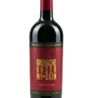 Butelka Grenache Under My Skin 0,75L – czerwone wino z Australii o jagodowym, korzennym i owocowym charakterze.