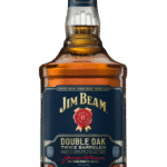 Butelka Jim Beam Double Oak 0,7L 43% – amerykański bourbon o maślanym, słodkim i karmelowym aromacie oraz delikatnym, łagodnym i gładkim smaku
