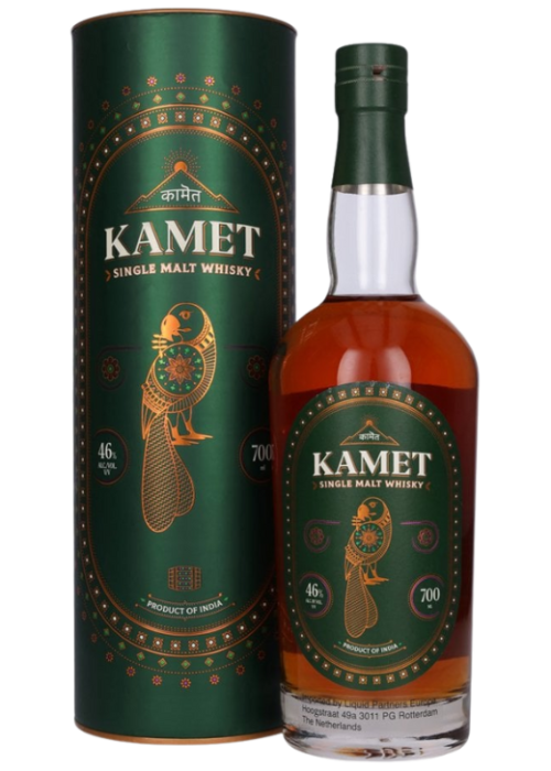 Kamet Indian Single Malt Whisky 46% 0.7L – indyjska whisky single malt dojrzewająca u podnóża Himalajów, o korzennym i owocowym profilu z długim finiszem