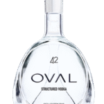 Butelka Oval Wódka 42% 0,7L – elegancka polska wódka o delikatnym aromacie i wyrazistym, korzennym finiszu
