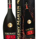 Butelka Rémy Martin VSOP 0,7L 40% – francuski koniak z regionu Cognac o korzennym, kwiatowym i owocowym aromacie oraz gładkim, wytrawnym smaku