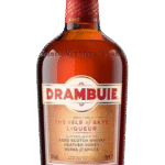 Drambuie Likier 40% 0.7L – klasyczny szkocki likier o bogatym miodowym smaku z nutą przypraw i ziół. Idealny do degustacji i koktajli.