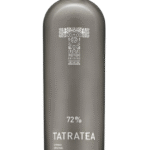 Butelka Tatratea Outlaw 0.7L – słowacki likier o intensywnym herbaciano-ziołowym aromacie, z mocnym smakiem i długim, rozgrzewającym finiszem