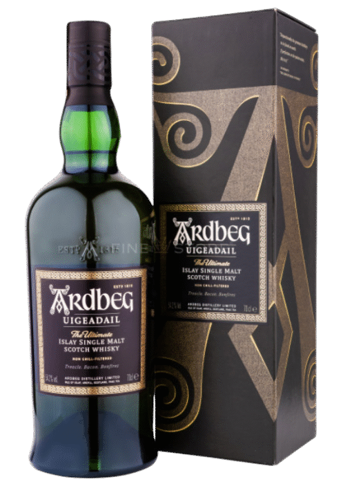 Butelka Ardbeg Uigeadail 0,7L – torfowa whisky z Islay o mocy 54%, z aromatami lukrecji, suszonych owoców i dymu, z intensywnym torfowym finiszem.