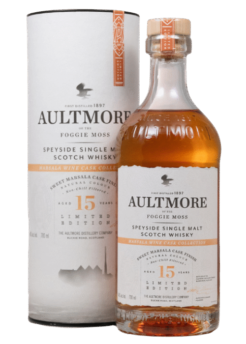 Butelka Aultmore 15YO Marsala Cask 0,7L z tubą – szkocka single malt whisky dojrzewająca w beczkach po winie Marsala, o aromacie miodu, moreli i suszonych owoców