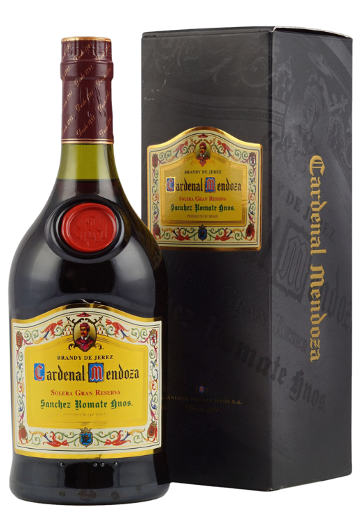 Butelka Cardenal Mendoza 0,7L z kartonikiem – hiszpańska brandy o śliwkowo-rodzynkowym aromacie, karmelowym smaku i aksamitnym finiszu