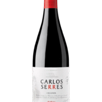 Butelka czerwonego wina Carlos Serres Reserva DOC Rioja 0,75L – wytrawne wino z Hiszpanii o aromacie wanilii, tytoniu i wiśni.