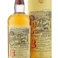 Butelka Craigellachie 13YO Armagnac Cask 0,7L – szkocka whisky single malt ze Speyside, finiszowana w beczkach po armaniaku, o aromacie brzoskwini, wanilii i przypraw, z intensywnym, owocowym finiszem.