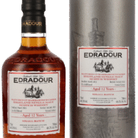 Butelka Edradour 12YO 2011 Barbaresco Small Batch 0,7L – szkocka whisky single malt z Highlands finiszowana w beczkach po winie Barbaresco, o aromacie czerwonych owoców, cynamonu i głębokim owocowym finiszu.