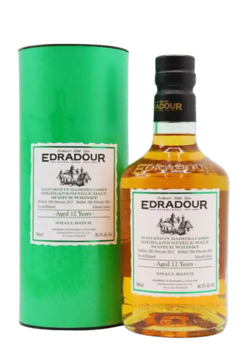 Butelka Edradour 12YO 2012 Madeira Small Batch 0,7L – szkocka whisky single malt z Highlands, dojrzewająca w beczkach po winie Madeira, o miodowym aromacie, przyprawowym smaku i rozgrzewającym finiszu.