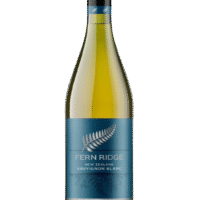 Fern Ridge Sauvignon Blanc 0,75L – orzeźwiające białe wino z Nowej Zelandii, cytrusowo-agrestowe, idealne na lato.