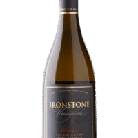 Butelka Ironstone Reserve Chardonnay 0,75L – wytrawne białe wino z Kalifornii o aromacie dębu, jabłka i wanilii, z kremowym, pełnym finiszem.