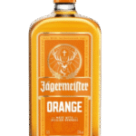 Butelka Jägermeister Orange 0,7L – niemiecki likier z nutą pomarańczy, przypraw i ziół, o zawartości alkoholu 33%, idealny do shotów i koktajli