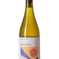 Butelka Kamil Barczentewicz Chardonnay Beton 0,75L – wytrawne białe wino z Polski, o nutach jabłka, wanilii i cytrusów, fermentowane w betonie.