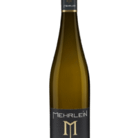 Butelka Mehrlein Weingut Riesling Trocken QbA 0,75L – niemieckie białe wytrawne wino z regionu Rheingau o świeżym smaku cytrusów, jabłek i ziół.