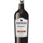 Butelka Sherry Osborne Medium 0,75L – słodkie wino z Jerez o aromacie karmelu, orzechów i sherry, z łagodnym i długim finiszem.
