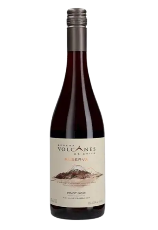 Butelka Volcanes Reserva Pinot Noir 0,75L – chilijskie wytrawne wino czerwone z regionu Casablanca o aromacie malin, przypraw i wiśni.
