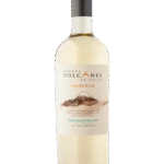 Butelka Volcanes Reserva Sauvignon Blanc 0,75L – wytrawne białe wino z Chile o aromacie cytrusów, limonki i ziół, idealne na lato.