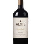 Butelka Wente Zinfandel 0,75L – czerwone wytrawne wino z Kalifornii o intensywnym smaku śliwki, przypraw i dębu.