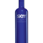 Butelka amerykańskiej wódki Skyy 0,7L 40% z Kalifornii o czystym i neutralnym profilu smakowym.