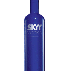 Butelka amerykańskiej wódki Skyy 0,7L 40% z Kalifornii o czystym i neutralnym profilu smakowym.