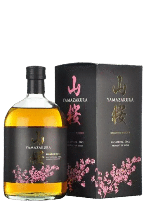 Butelka Yamazakura Blended Whisky 0,7L – japońska whisky typu blended o aromacie miodu, dębu i wanilii, z gładkim, lekko owocowym finiszem.